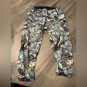 Lululemon leggings size 6